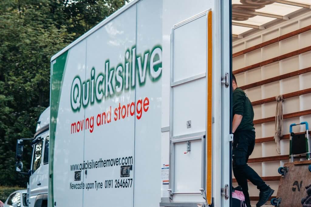 How a Removal Company in Newcastle Can Help with Moving and Disposal Services